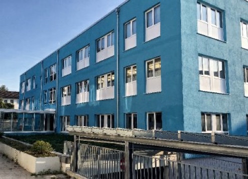 Blaues Haus, Praxis und Dialysezentrum Achdorf